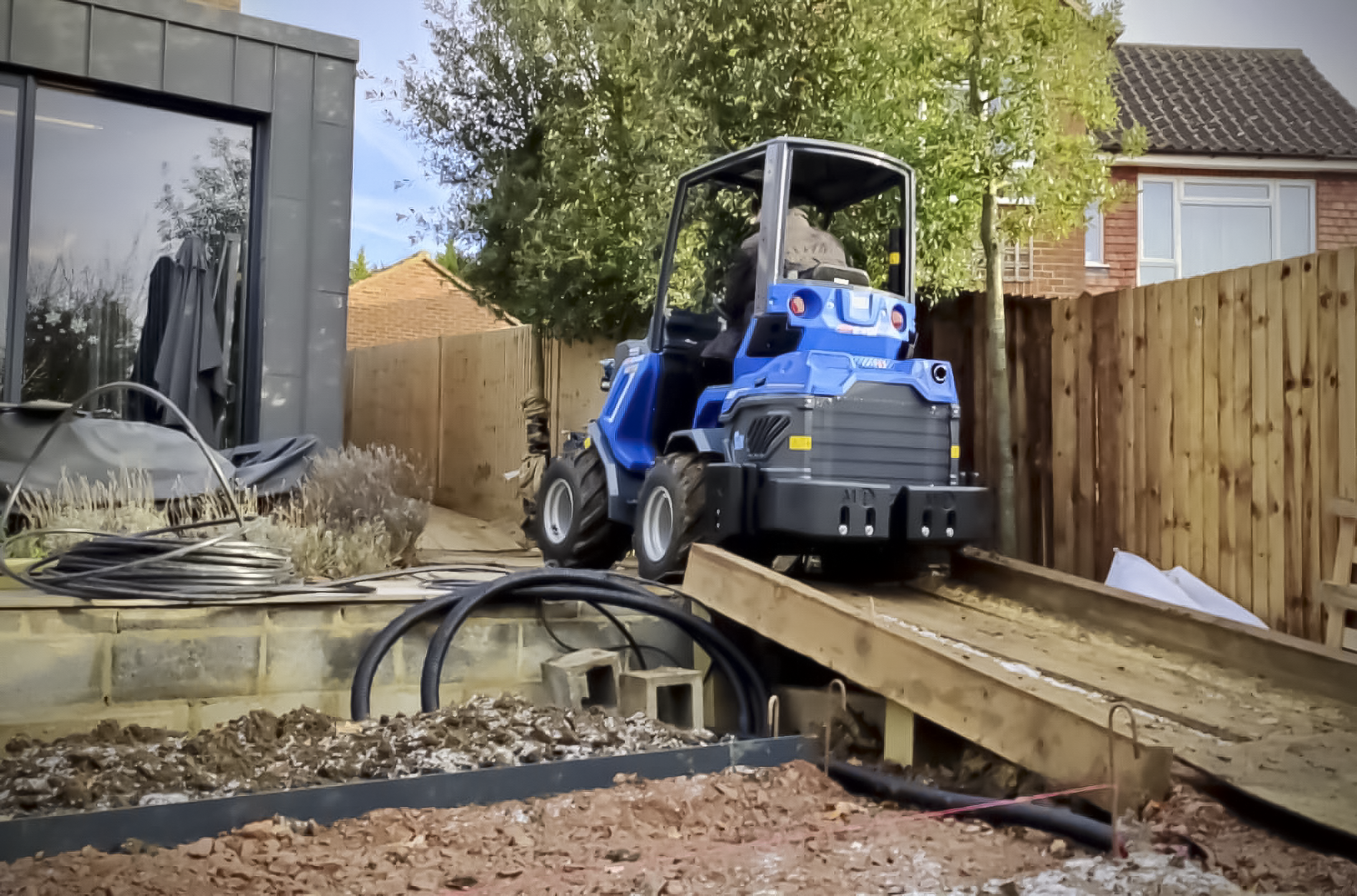 Articulated Loaders Stand Out for compact size